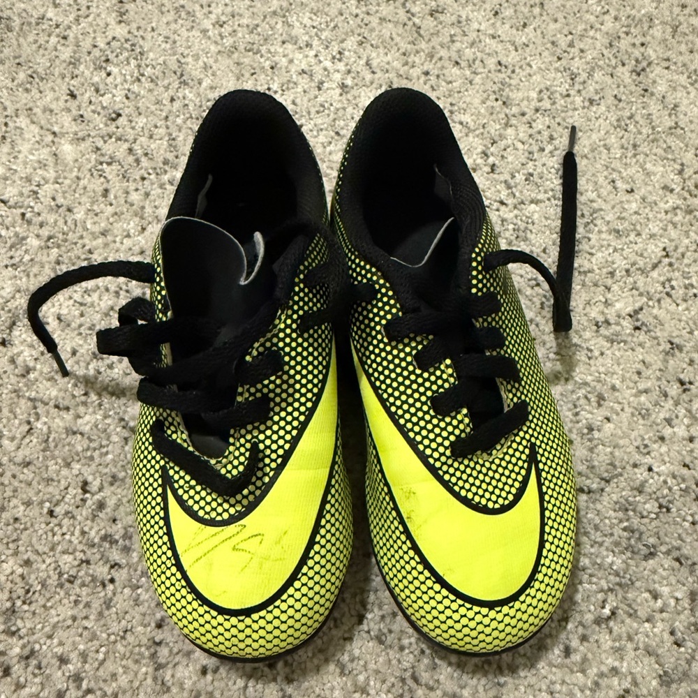 Never used Nike Jr Bravata II FG Black/Volt Neon Kids Size 10C Soccer Cleats